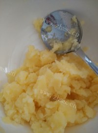 美味的香烤培根土豆做法图解3)