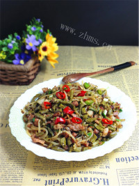 回味无穷的肉末酸豆角粉条做法图解13)