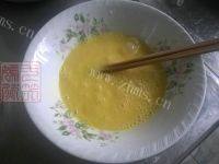 妈妈做的香椿炒鸡蛋做法图解4)