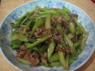 「DIY美食」芹菜炒肉