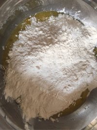 自制香酥麻花做法图解4)