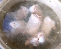 美味的剔骨肉蘸酱做法图解3)