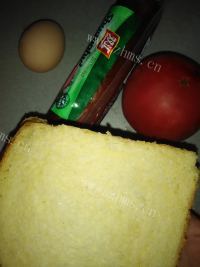 简单的鸡蛋火腿三明治做法图解1)