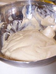 香蕉戚风蛋糕做法图解8)