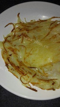 香飘十里的土豆饼做法图解3)