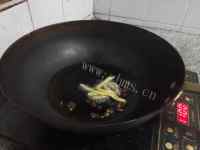 家常菜黄豆芽炒肉做法图解4)
