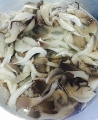 简单的香炸蘑菇做法图解4)