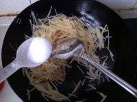 口感不错的醋溜土豆丝做法图解8)