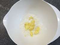 自制蛋黄酥做法图解8)