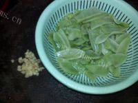 蒜香扁豆做法图解2)