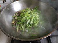 简单版芹菜肉丝蒸面做法图解9)