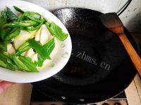 蚝油茭白做法图解7)