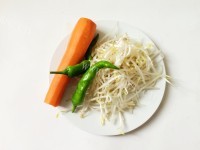 凉拌绿豆芽做法图解1)