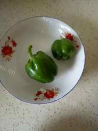 家常菜青椒豆腐皮做法图解2)