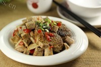 美味下饭的剁椒芋头烧带鱼做法图解14)