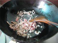 家常菜四季豆炒肉丝做法图解5)