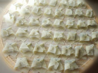 家常香椿菜肉馄饨做法图解6)