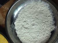 营养丰富的炸鸡排做法图解3)