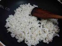 美味的黄金蛋炒饭做法图解4)