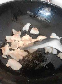 家庭版香菇炒肉片做法图解4)