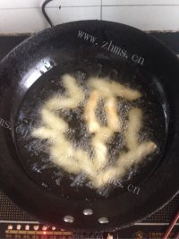 自制香酥小麻花做法图解4)