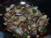 美味的炒花蛤做法图解6)
