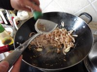 美味佳肴般的爆炒鱿鱼做法图解7)