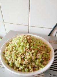 家常菜芹菜肉末