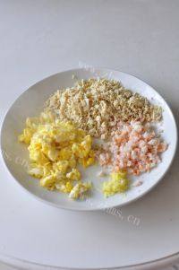 韭菜鸡蛋盒子做法图解2)