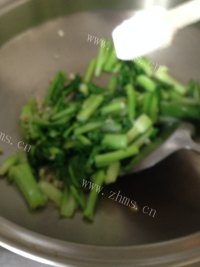 美味的蒜香青菜苔做法图解8)