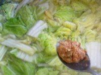 美味的白菜羊肉丸子汤做法图解7)