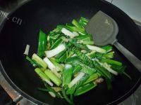 家常蒜苗炒牛肉做法图解6)