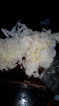 家常炒白菜做法图解2)