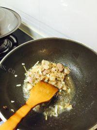 家常菜白菜炒肉做法图解5)