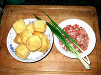 美味油豆腐烧鹌鹑蛋做法图解1)