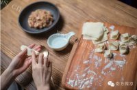 唇齿留香的红油抄手做法图解7)