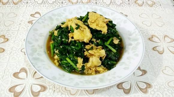 芳香四溢的韭菜炒鸡蛋