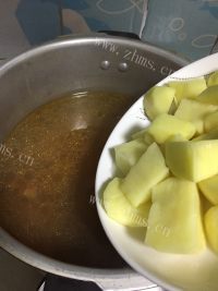 美味的番茄牛肉汤做法图解14)