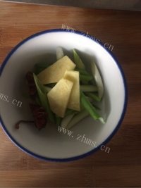 美味红烧鸡腿土豆做法图解3)