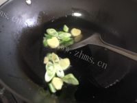 美味的猪肉白菜炖粉条做法图解3)