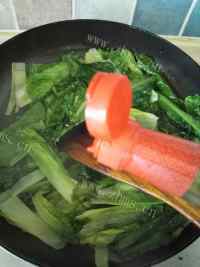 家常菜清炒油麦菜