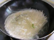 青菜肉丝面做法图解8)