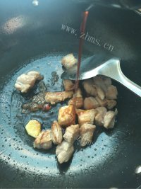 好吃的笋干烧肉做法图解5)