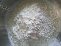 简易的猪肉芹菜水饺做法图解1)