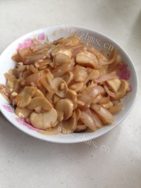 家常菜洋葱杏鲍菇