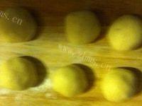 诱人的肉松小餐包做法图解8)