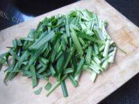 最爱的韭菜炒绿豆芽做法图解3)