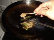 简易版醋溜绿豆芽做法图解5)