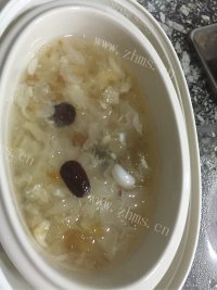 滋养桃胶皂角银耳羹做法图解3)