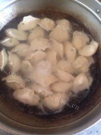 美味的猪肉芹菜饺子做法图解11)